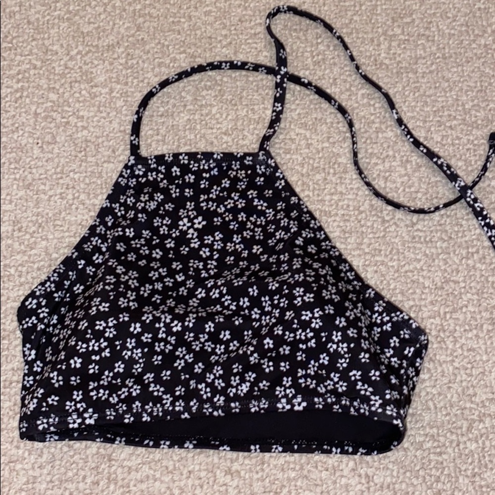 NWT bikini top